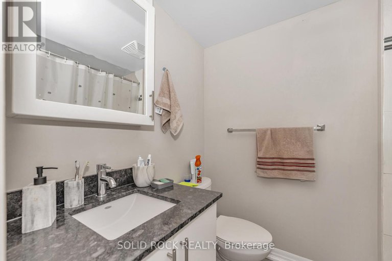28668190/306-195-besserer-n/sandy-hill/ottawa/ontario/K1N0B6_19