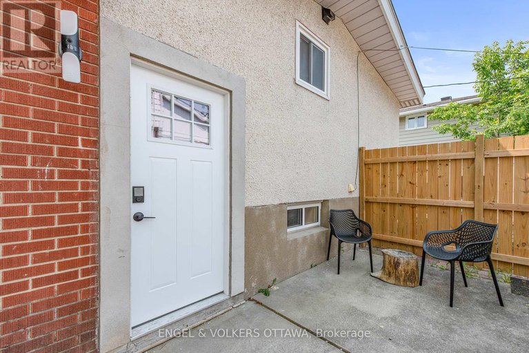 28495906/2061-featherston-drive/urbandale-acres/ottawa/ontario/K1H6R1_26