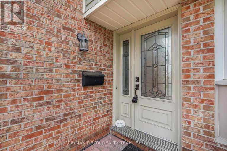 29677922/6043-valley-field-crescent/chapel-hill/ottawa/ontario/K1C5P2_2