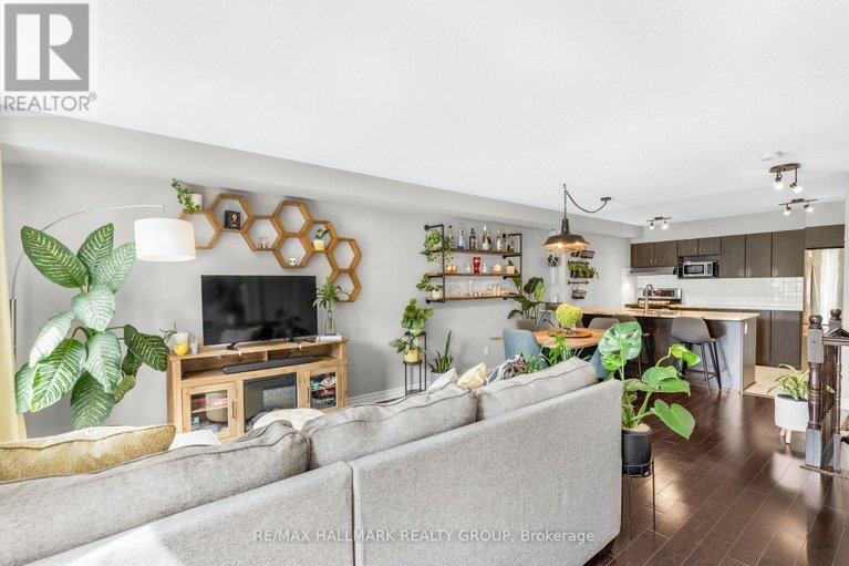 29657776/265-titanium-a-private/convent-glen-north/ottawa/ontario/K1C0A5_7