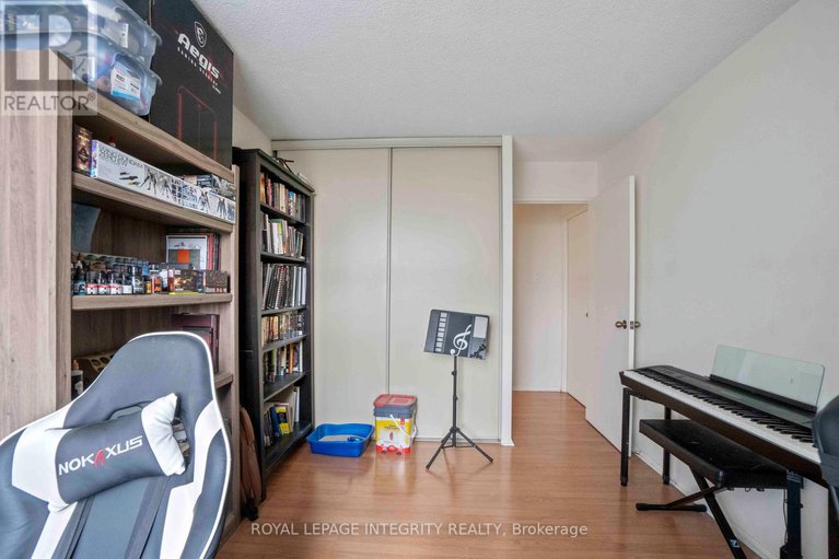 28620829/1003-1785-frobisher-lane/riverview-park/ottawa/ontario/K1G3T7_9