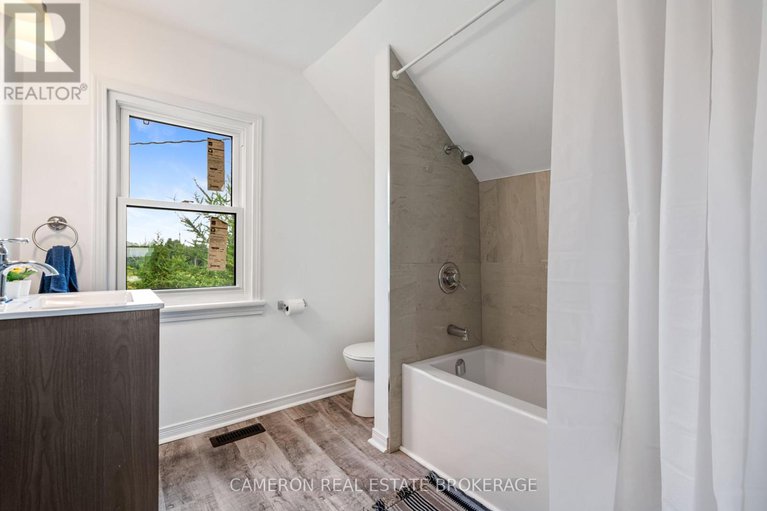 28549704/4141-helmer-road/south-stormont-osnabruck-twp/south-stormont/ontario/K0C1Y0_28