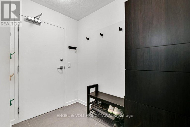 28044497/302-138-somerset-street-w/ottawa-centregolden-triangle/ottawa/ontario/K2P0A3_3