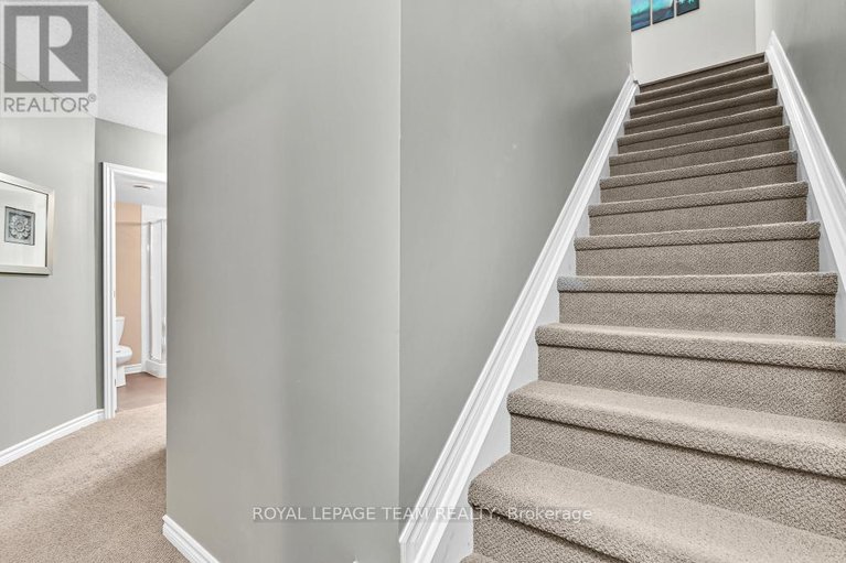 28971956/604-brian-good-avenue/riverside-southgloucester-glen/ottawa/ontario/K4M0G7_20