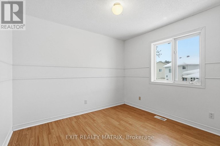 29666796/203-montee-outaouais-road/town-of-rockland/clarence-rockland/ontario/K4K1G2_35