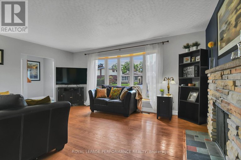 28625415/2117-valley-drive/elmvale-acresurbandale/ottawa/ontario/K1G2P6_9