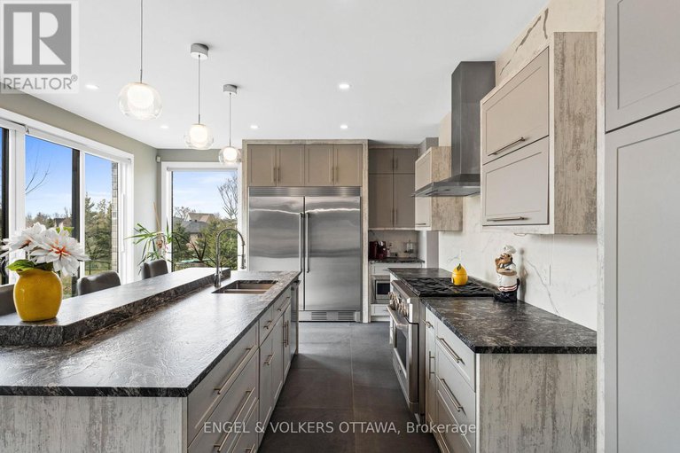 28249297/532-leimerk-court/manotick-village-manotick-estates/ottawa/ontario/K4M0E3_13