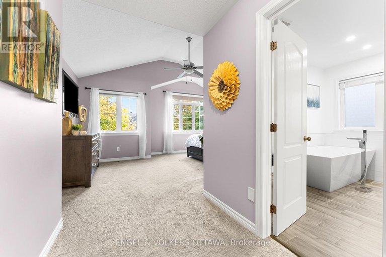 28911455/22-friendly-crescent/stittsville-south/ottawa/ontario/K2S2B6_26