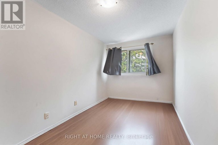 28730215/21-5-hadley-circle/bells-corners/ottawa/ontario/K2H6P1_14