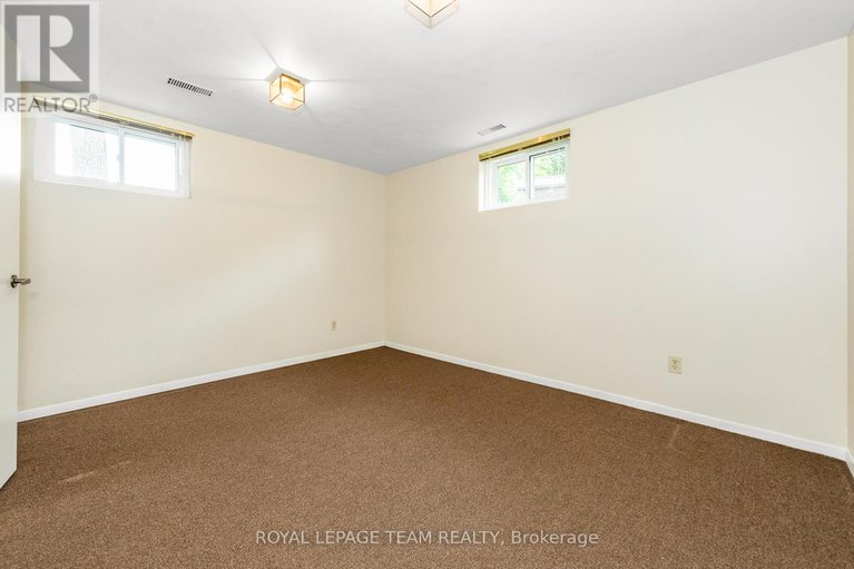 28498186/119-royal-york-street-w/richmond/ottawa/ontario/K0A2Z0_35