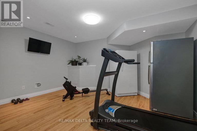 28971561/1969-schroeder-crescent/springridgeeast-village/ottawa/ontario/K4A4P7_37