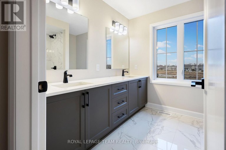 29616628/737-gamble-drive/village-of-russell/russell/ontario/K4R0G5_37