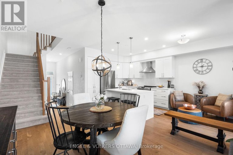 29589198/740-miikana-road/blossom-parkkemp-parkfindlay-creek/ottawa/ontario/K1X0H6_9