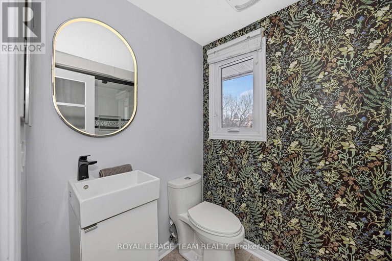 29398267/6-stroughton-crescent/munster/ottawa/ontario/K0A3P0_30