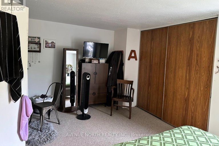 29033827/1414-foxwell-street/pineview/ottawa/ontario/K1B5J4_14