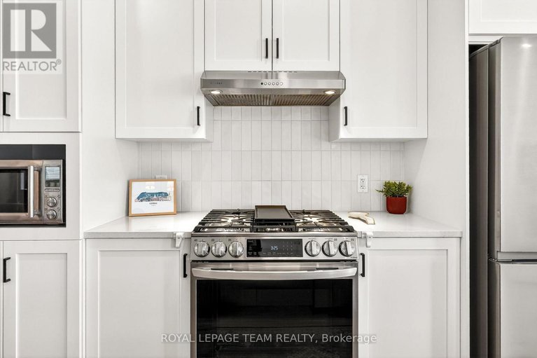 29663243/1009-acoustic-way/riverside-southgloucester-glen/ottawa/ontario/K4M0L6_14