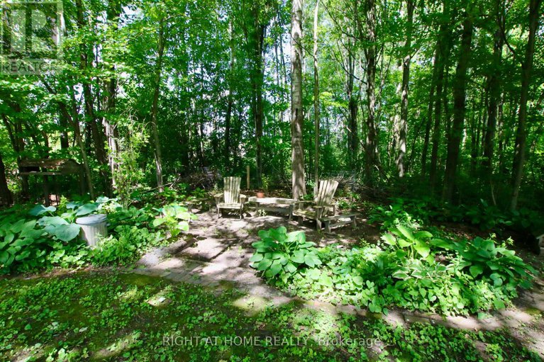 28520317/159-dunlop-crescent/village-of-russell/russell/ontario/K4R1B3_34