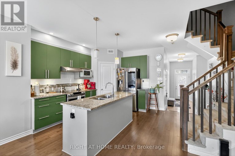 29032255/772-cedar-creek-drive/blossom-parkkemp-parkfindlay-creek/ottawa/ontario/K1T0B2_8