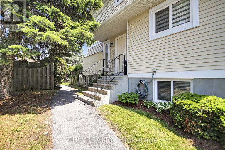 28421168/15-mcdermot-court/katimavik/ottawa/ontario/K2L3V2_2