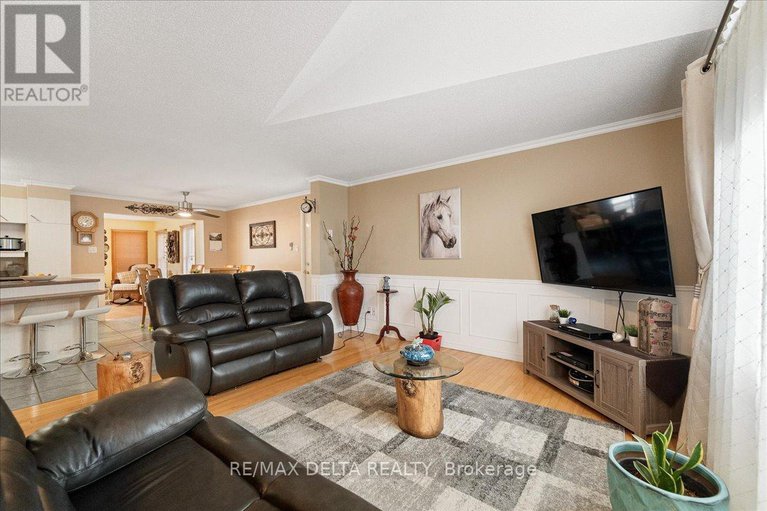 28215127/213-longueuil-street/lorignal/champlain/ontario/K0B1K0_5