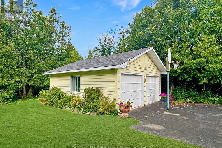 29410189/128-burns-drive/mcnabbraeside-twps/mcnabbraeside/ontario/K0A1G0_48