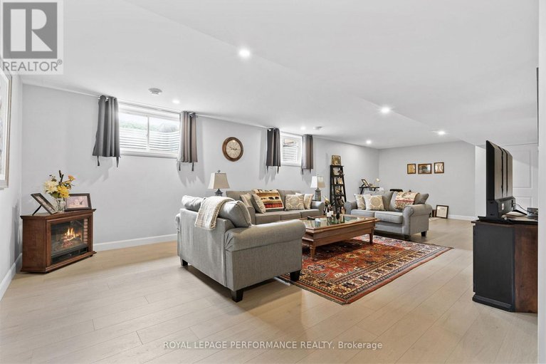 29626647/42-forrester-way/long-sault/south-stormont/ontario/K0C1P0_28