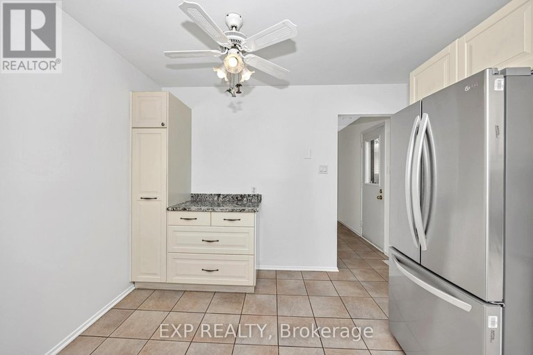 28480509/29-gowrie-drive/glencairnhazeldean/ottawa/ontario/K2L2T5_19