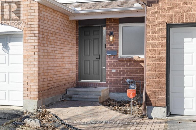 29576732/567-latour-crescent/fallingbrookgardenway-south/ottawa/ontario/K4A1P3_40