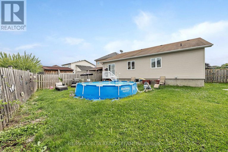 28783240/400-centenaire-street/embrun/russell/ontario/K0A1W0_32