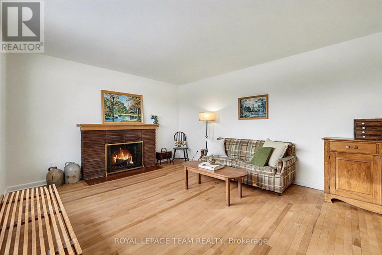 29192520/733-halstead-street/elmvale-acres/ottawa/ontario/K1G1M5_5