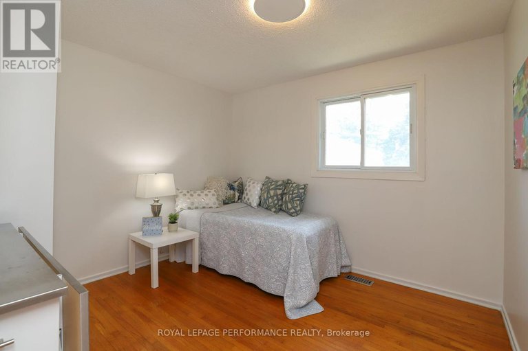28611578/45-keewatin-crescent/borden-farmstewart-farmcarleton-heightsparkwood-hills/ottawa/ontario/K2E5S2_22