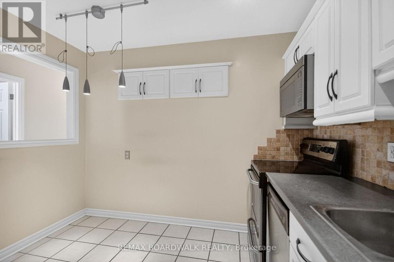 29631192/10-47-sunridge-lane/on-the-green/ottawa/ontario/K2J2N9_19