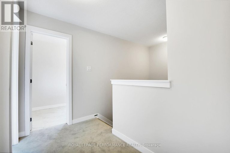 28336168/116-pizzicato-street/mer-bleuebradley-estatesanderson-park/ottawa/ontario/K1W0S2_27