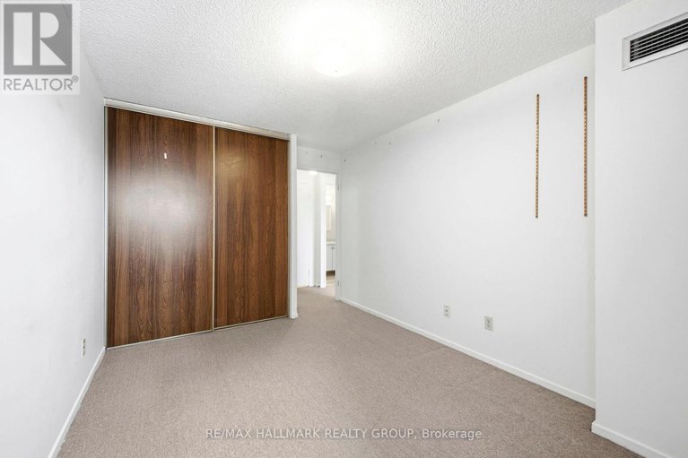 29435798/315-1100-ambleside-drive/woodroffe/ottawa/ontario/K2B8G6_20