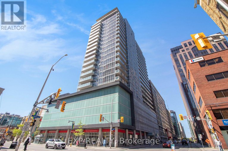 1305 - 324 Laurier Avenue W