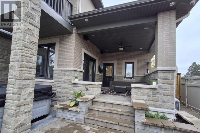 29250124/1722-athans-avenue/blossom-parkleitrim/ottawa/ontario/K1T1L1_6