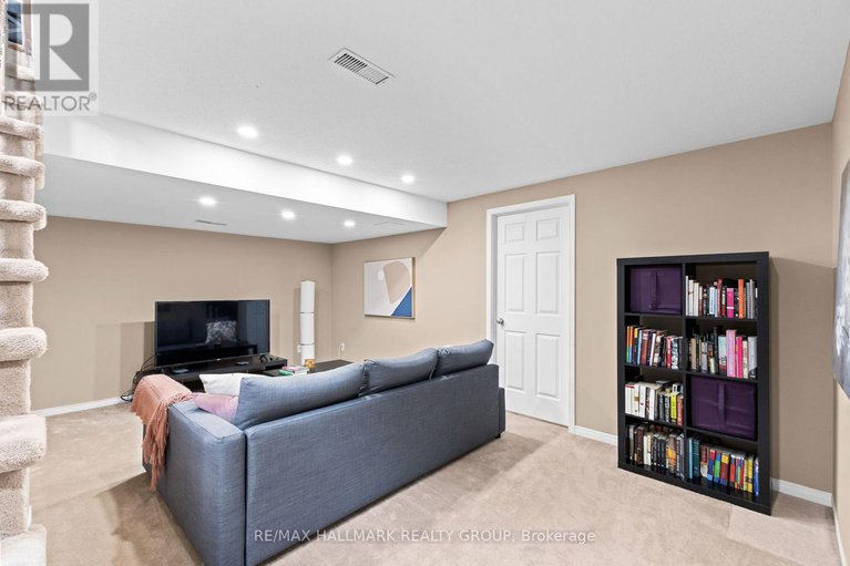 28882636/404-wisteria-crescent/hunt-club/ottawa/ontario/K1V0P1_30