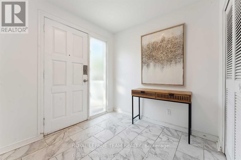 29394022/2353-georgina-drive/whitehaven/ottawa/ontario/K2B7M6_3