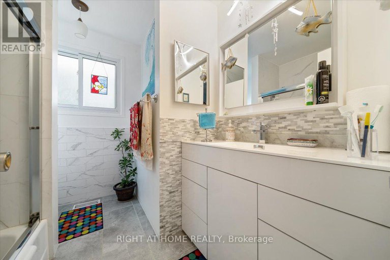 29161364/1-harrogate-place/crystal-beach/ottawa/ontario/K2H5L6_6