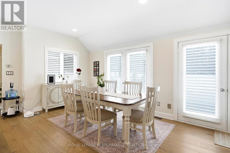 29401324/18537-stonehouse-point-road/south-glengarry-charlottenburgh-twp/south-glengarry/ontario/K6H5R5_18