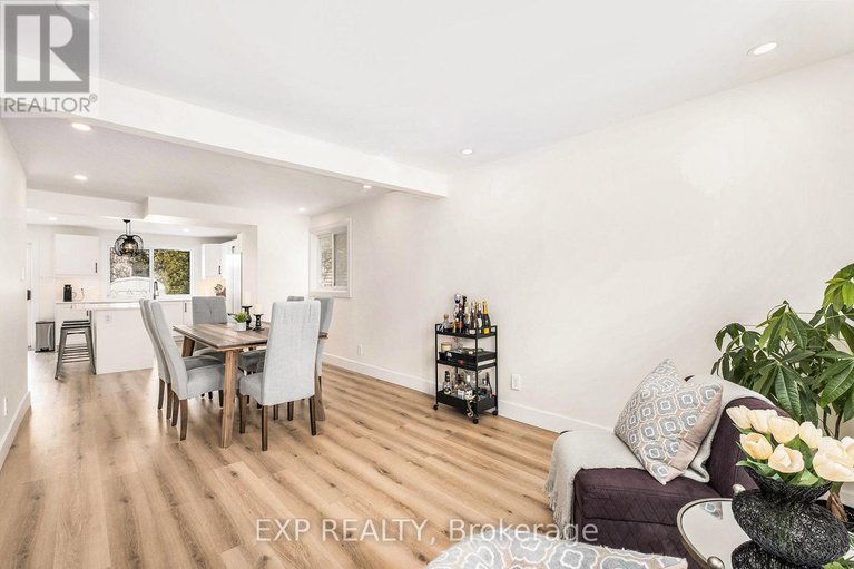 28268546/16-weybridge-drive/cedargrovefraserdale/ottawa/ontario/K2J2X2_3