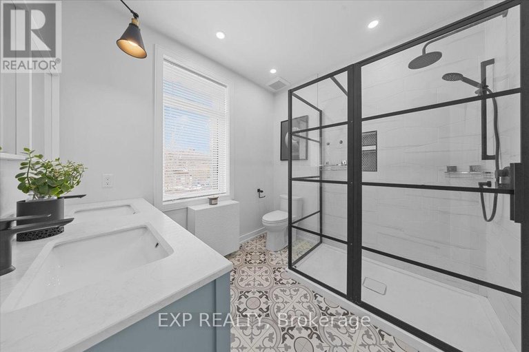 29580487/185-deschamps-avenue/vanier/ottawa/ontario/K1L5Z3_31