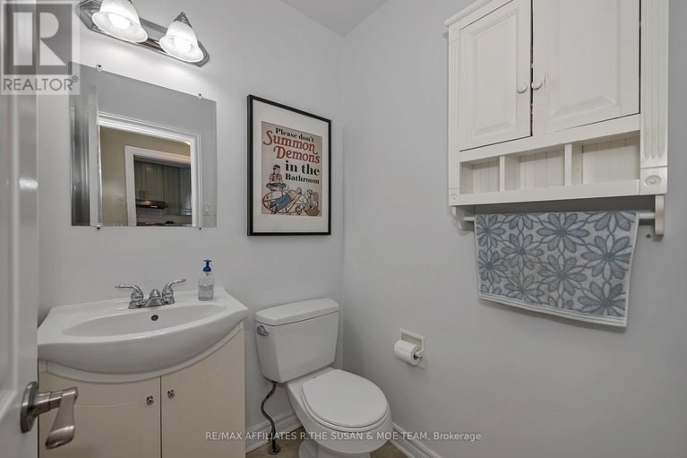 29682190/35-monterey-drive/leslie-park/ottawa/ontario/K2H7A9_18