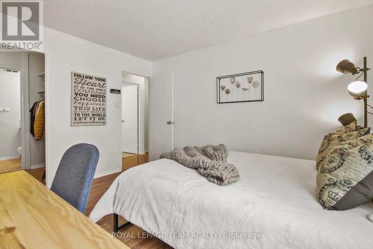 28399342/701-141-somerset-street-w/ottawa-centregolden-triangle/ottawa/ontario/K2P2H1_38