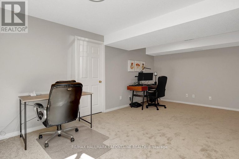 28827853/446-lawler-crescent/chatelaine-village/ottawa/ontario/K4A3Y3_36