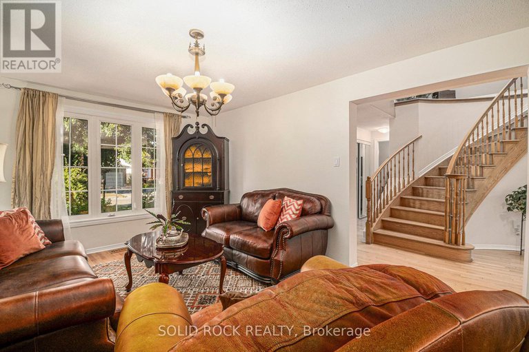 28813811/1674-sansonnet-street-s/chapel-hill/ottawa/ontario/K1C5Y6_8