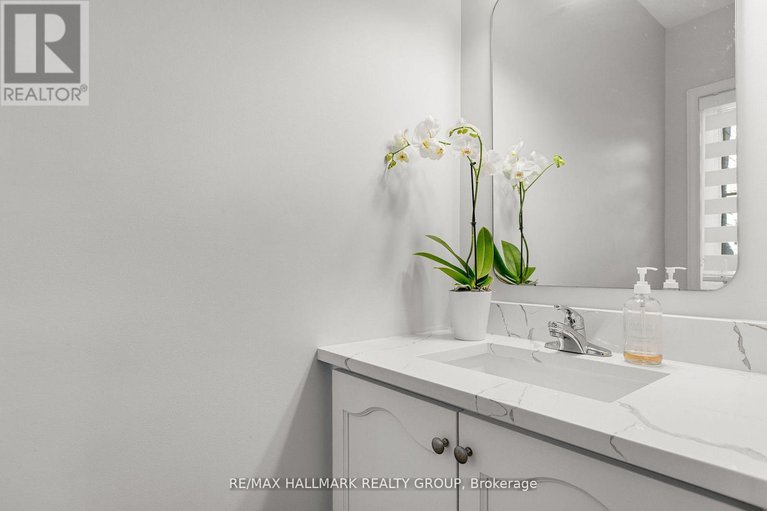 28990244/31-saddlesmith-circle/emerald-meadowstrailwest/ottawa/ontario/K2M2Y8_25