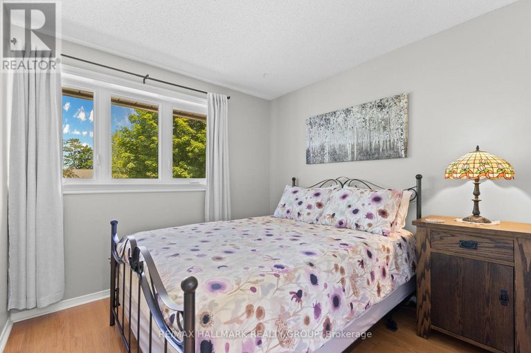 28509464/6431-clingin-lane/manotick-south-to-roger-stevens/ottawa/ontario/K4M1B3_24