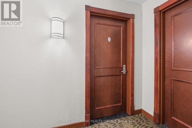 29651498/2404-234-rideau-street/sandy-hill/ottawa/ontario/K1N0A9_7