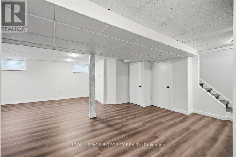 29214221/809-vinette-crescent/chatelaine-village/ottawa/ontario/K1E1X1_32